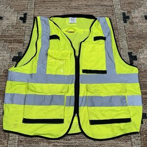 Milwaukee 48-73-5042 Size L/XL ANSI Type R Class 2 High Visibility Safety Vest